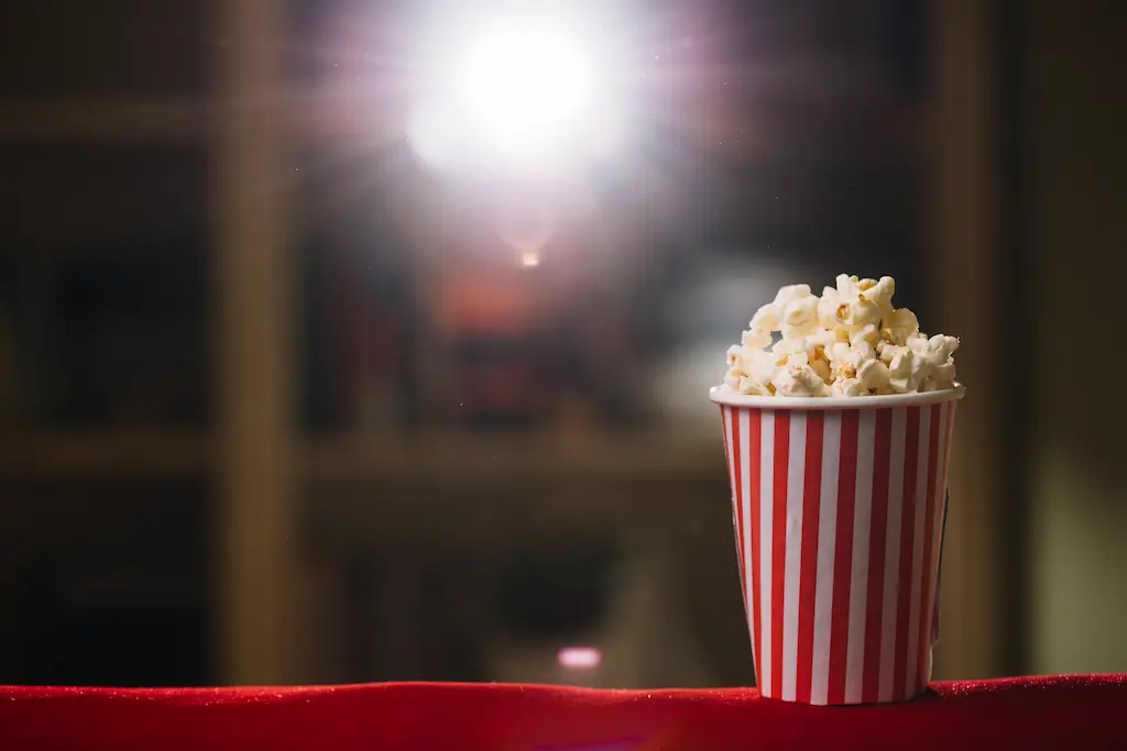 Noche de pelis de miedo y palomitas